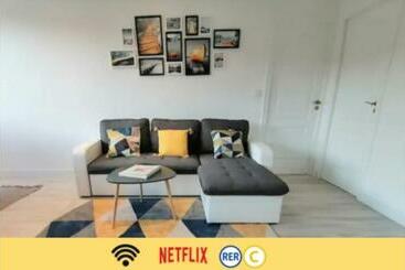 ツーリストアパートメント Appartement En Centre Ville Dans Résidence Calme, Rer C 1 Min