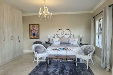 Turistihuoneistot On The Bend