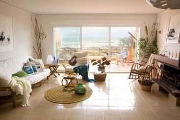 Apartamentos turísticos Beachfront House, Valencia, Wifi, Paddle Surf Board, Incredible Views