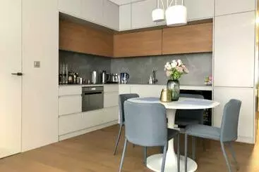 آپارتمان‌های توریست‌ها New City Center Apartment