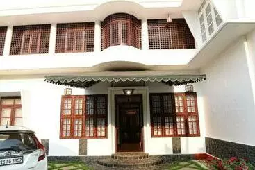 Vakantie-appartementen Kaithara Heritage Home Stay Evergreen Home