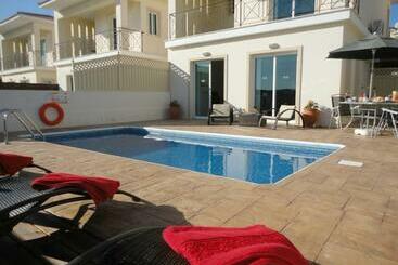 Turista apartmanok Villa Swalletta