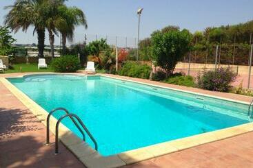 ツーリストアパートメント Villa Dei Fiori