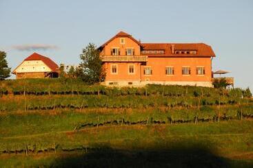 آپارتمان‌های توریست‌ها Hisa Vina