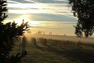 ツーリストアパートメント La Petite Maison