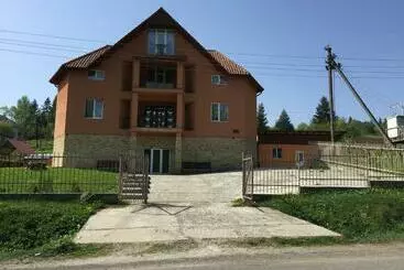 Apartamenty turystyczne Pylypets Inn