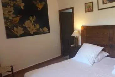 ホテル Chambre Et Gite Le Roc Sur L Orbieu