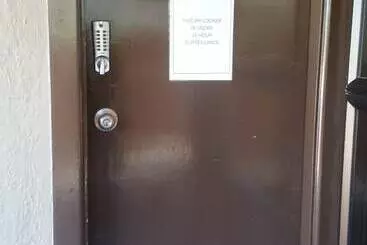 Lomond Lodge Motel & Apartments