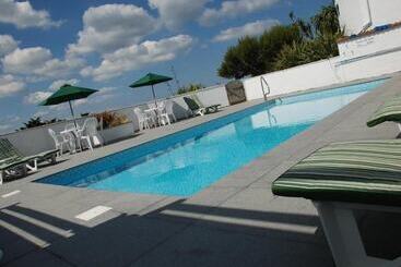 בית מלון כפרי The Whipsiderry