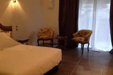 فندق Top' Meubles Locations