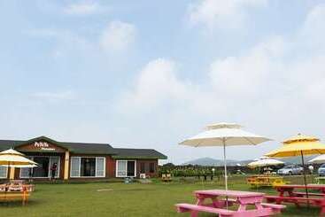 Jeju Poyoyo Pension And Guest House