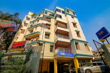 هتل Fabexpress Superior Nesh Inn