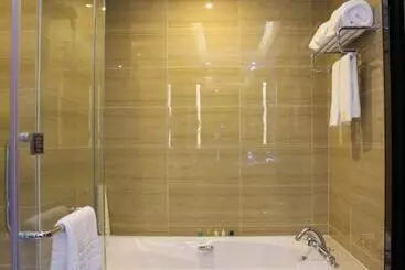 Hotel Golden Phoenix International