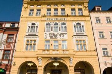 فندق Zvon Design Suites