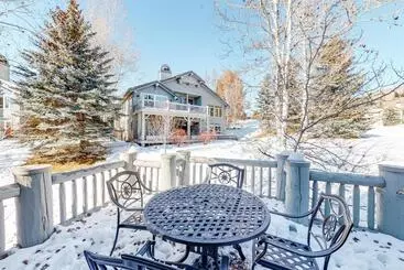 ホテル Legends  Simply Perfect Elkhorn Retreat