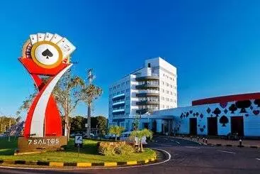 هتل 7 Saltos Resort