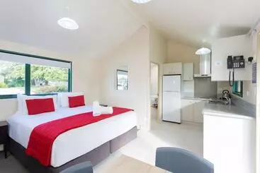 בית מלון כפרי Lake Taupo Holiday Resort