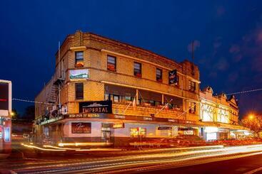 בית מלון כפרי Imperial