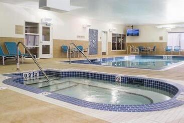 هتل Towneplace Suites By Marriott Red Deer