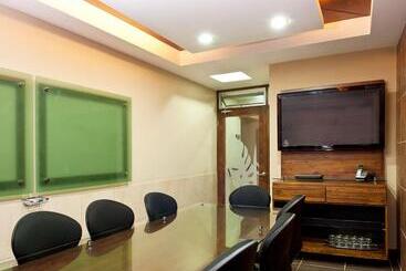 La Sabana Hotel Suites Apartments