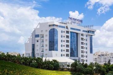 هتل آپارتمان The Penthouse Suites