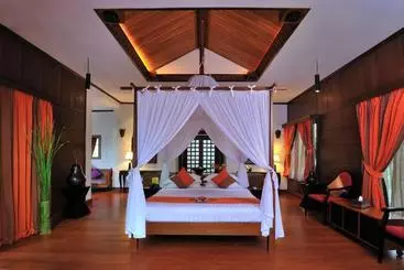 هتل Aureum Palace & Resort Inle