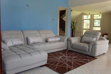 Imperial Heights Hotel, Entebbe