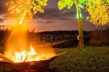 Nocleg ze śniadaniem Ten Ti̇ny House