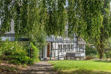 公寓式酒店 Boarding House Repetal