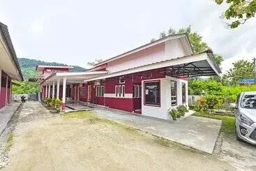 ホテル Oyo 90660 Rayyans Roomstay