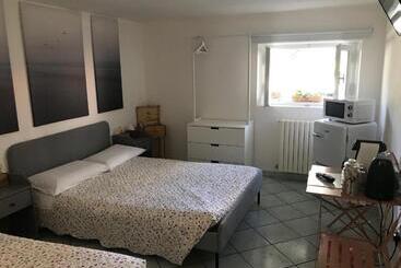 Majatalo Bonsai   Bed & Breakfast