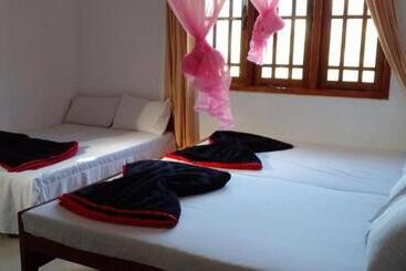 Pensió Cool Breeze Guest Inn