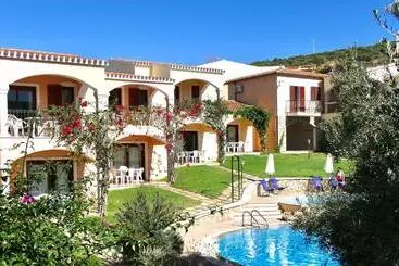 Aparthotel Residence Con Piscina A Badesi, Appartamenti Con Wifi E A.c