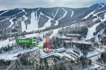 公寓式酒店 Sunday River Ski In Ski Out Mountain View Condo With Hot Tub Pool And Sauna!