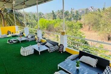 Trippy Spot Hostel & Cafe