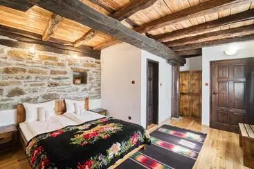 여관 Dedovite Kashti