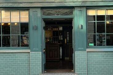 Hostel The Pig And Whistle