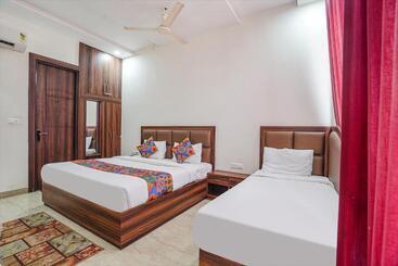 Fabhotel Golden Grand