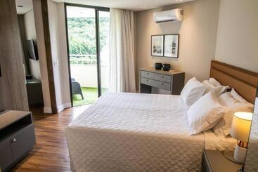 בית מלון כפרי Praia Brava Studios