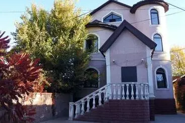 هاستل Almaty Backpackers