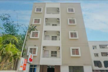 酒店 Sayee Luxury Inn