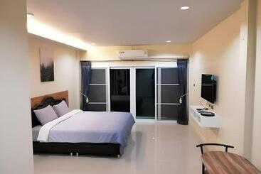 Szálloda Triple J Hometel