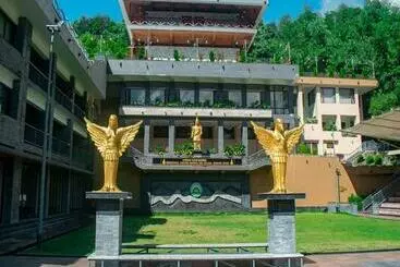 Oro Montana Hotels And Resort