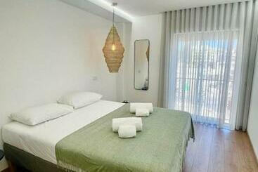 Pension Pontinha Exclusive House