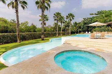 پانسیون Room In Apartment Couples Families 2 Beds Casa De Campo Resort Pool Jacuzzi