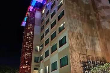 هتل Grand Zuri Dumai