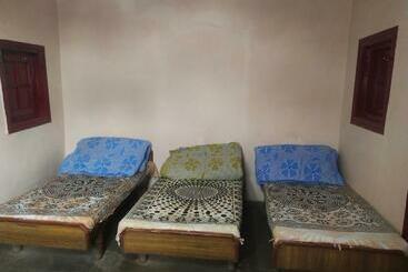 ユースホステル Kumar Guest House