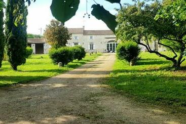 Bed and Breakfast La Revêtizon