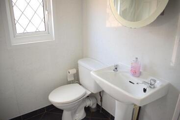 پانسیون Near Sea House Stay