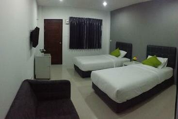 פנסיון The Clover Lampang